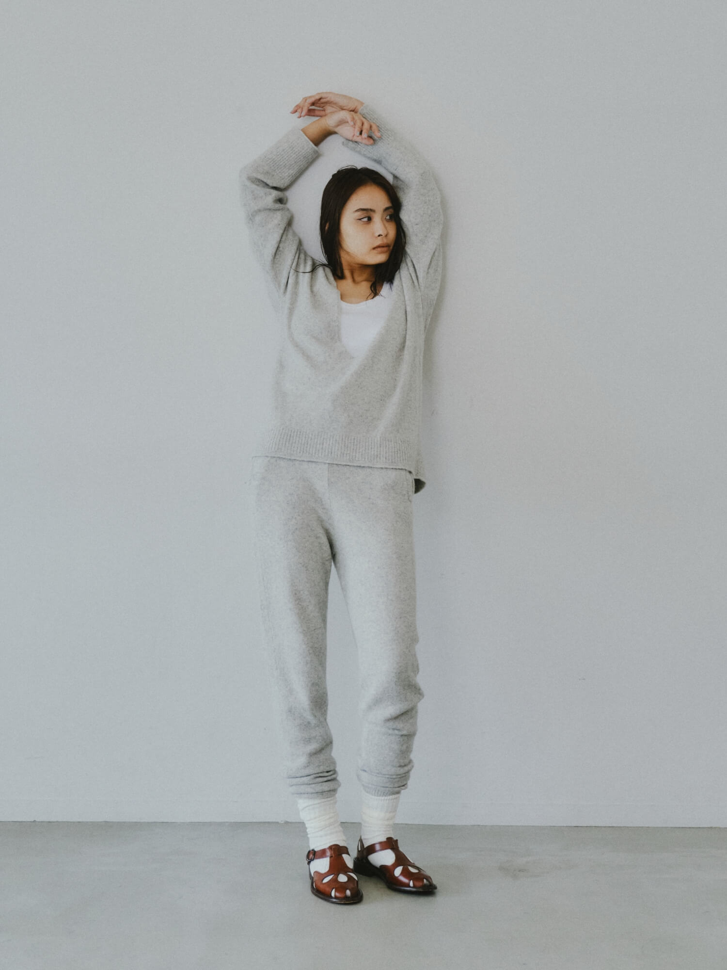 KNIT TOPS / KNIT PANTS 着用イメージ