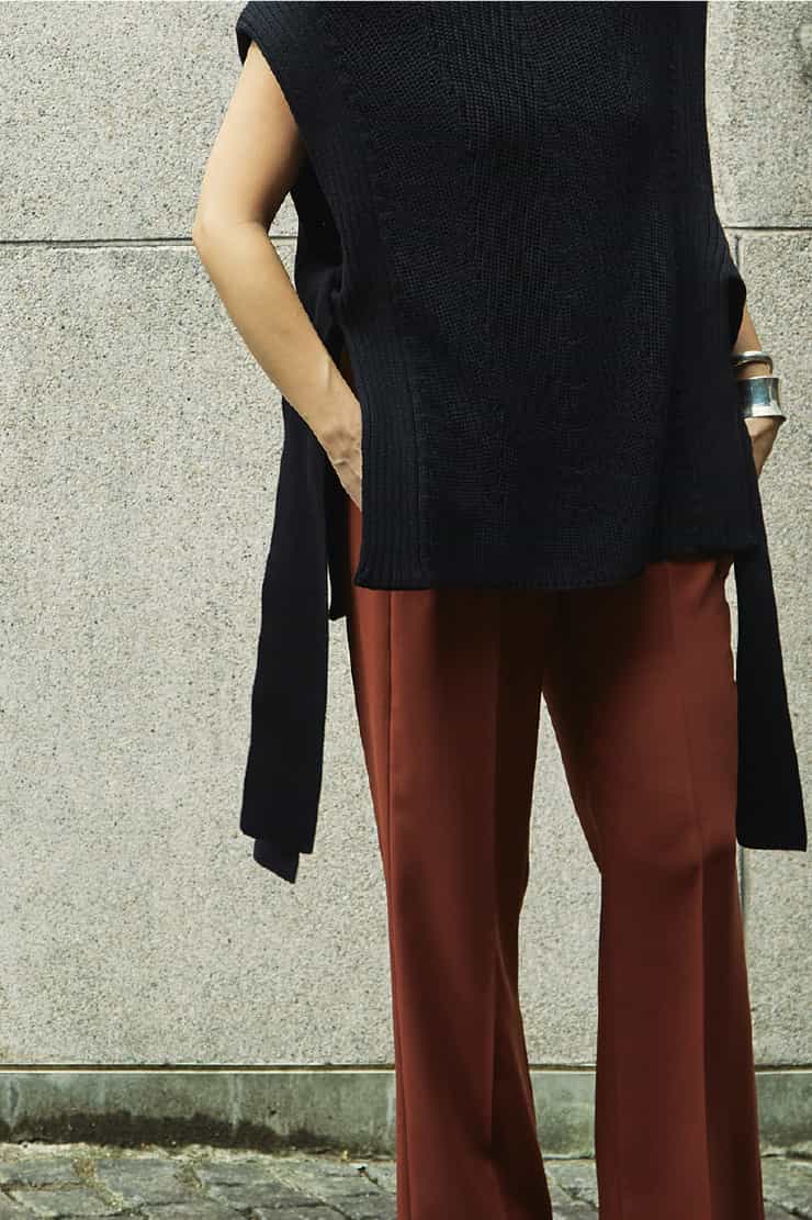 ノースリーブニットプルオーバーバックサテン　ジョーゼットパンツ