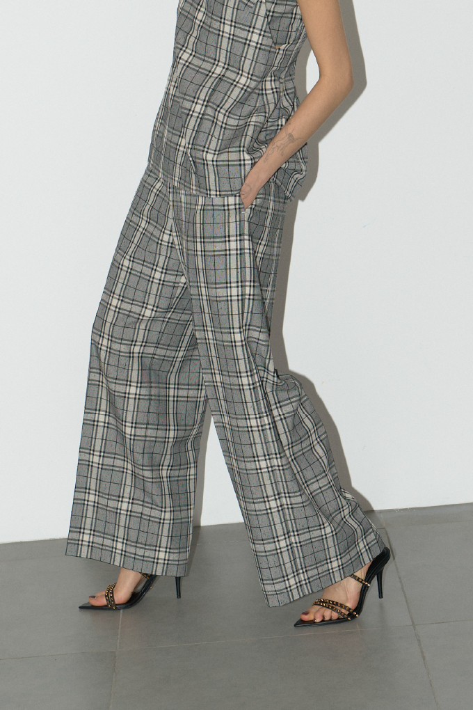 Elastic wide pants モデル写真02-2
