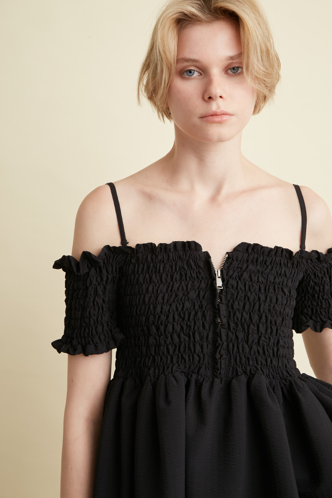 Shirring 2WAY blouse ¥28,600