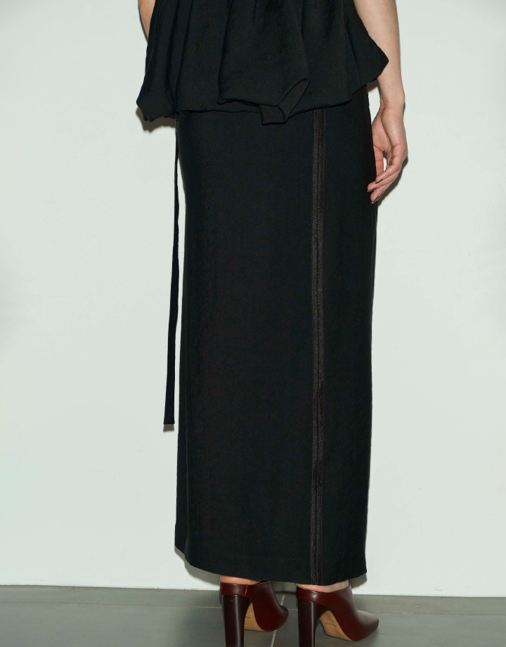 BLACK ITEM 2