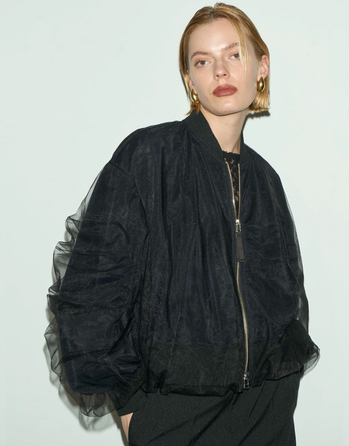 BLACK ITEM 5